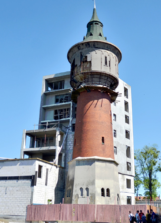 Wieża do naprawy